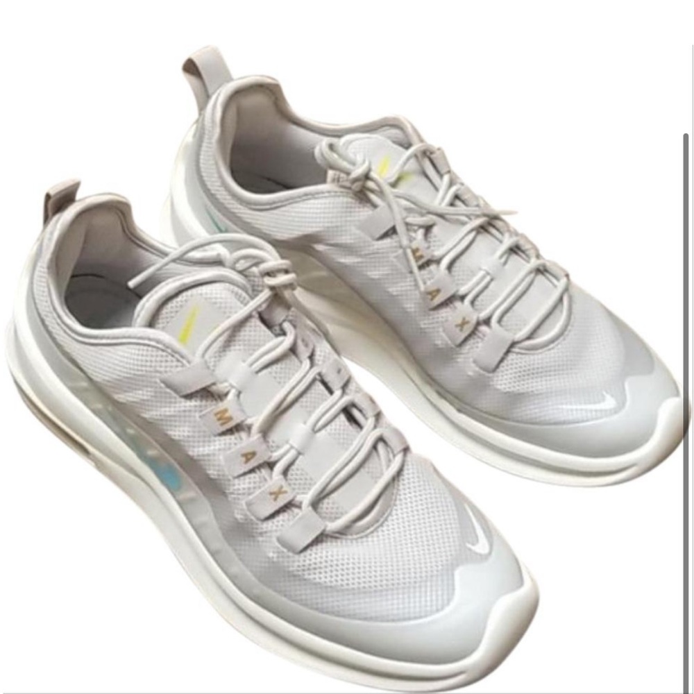 Women’s size 10 AirMax axis cream sports shoes slightly used in great condition
